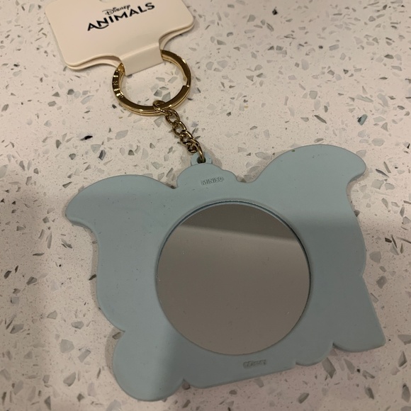 NEW NEVER USED - Super cute Disney Animals Dumbo keychain with mirror - Picture 3 of 3